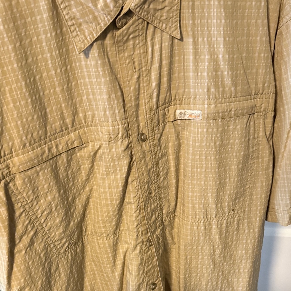 Columbia GRT Men's Tan Button-Up Shirt